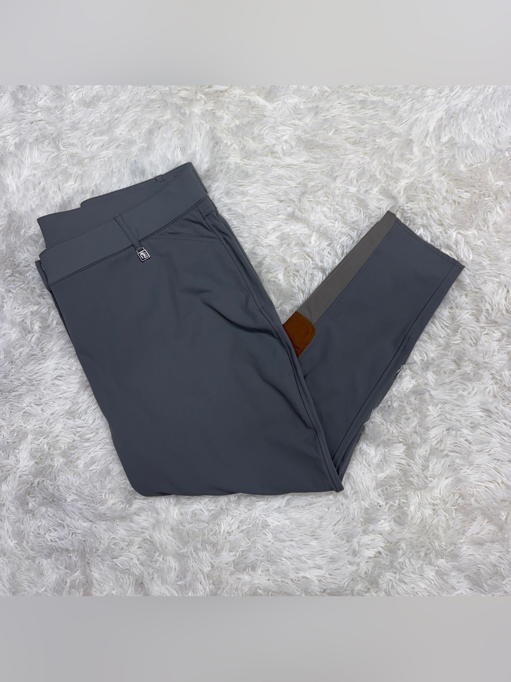 Women’s Size 44R Grey Romfh Knee Patch Horseback Riding Breeches. Good Condition